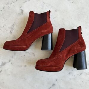 Labucq Women's Suede Platform Chelsea Heeled Boots - Rust Red